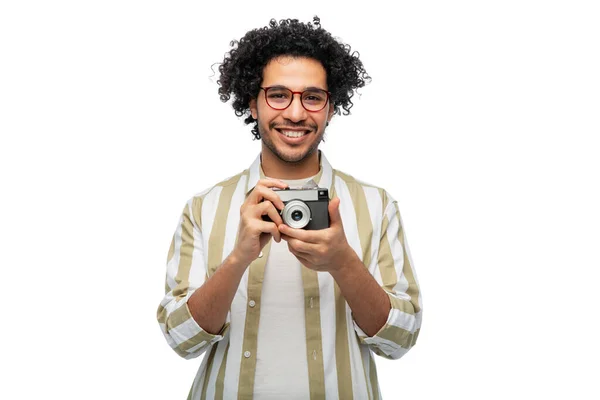 Smiling man or photographer with film camera — Fotografia de Stock