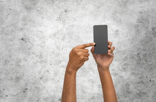 Close up of hands holding smartphone — Stock Photo, Image