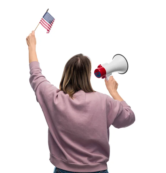 Жінка з мегафоном і прапором об'єднаних держав — стокове фото