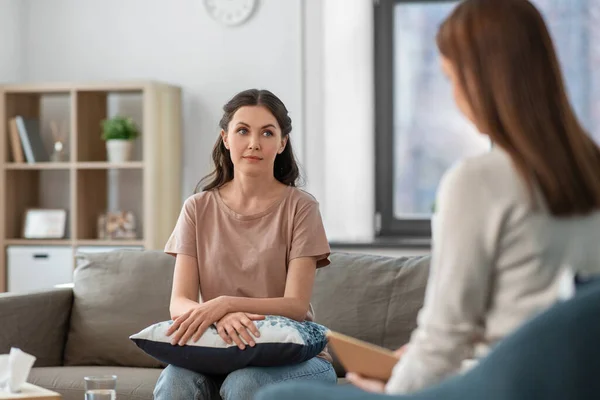 Woman and psychologist at psychotherapy session — Photo