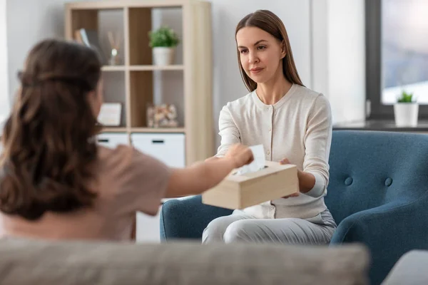 Psychologist and woman at psychotherapy session — Stockfoto