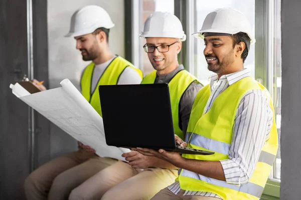 Architecture Construction Business People Concept Group Male Architects Helmets Laptop — Stock Photo, Image