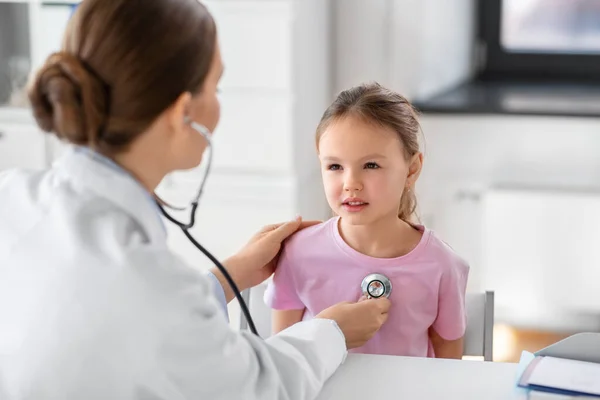 Medicine Healthcare Pediatry Concept Female Doctor Pediatrician Stethoscope Little Girl — Stock Photo, Image