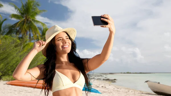 Seyahat Turizm Yaz Tatili Konsepti Bikini Mayo Hasır Şapkalı Mutlu — Stok fotoğraf