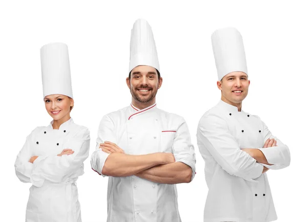 烹饪和职业概念 由交叉双臂的微笑厨师组成的小组 — 图库照片