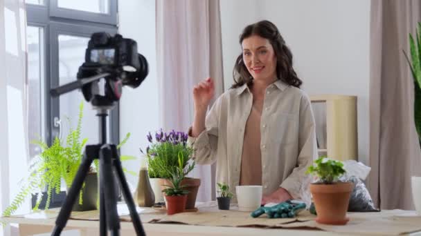 Blogging Gardening Housework Concept Happy Woman Blogger Camera Planting Pot — Stockvideo