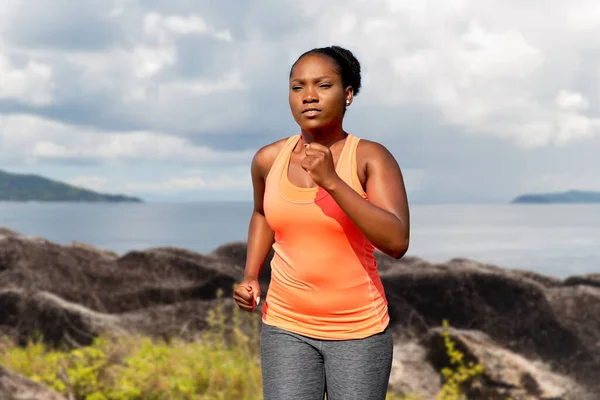 Fitness Spor Sağlıklı Yaşam Tarzı Konsepti Seyşeller Adasının Arka Planında — Stok fotoğraf
