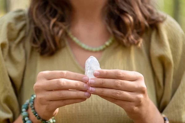 Esrarengiz Bilim Doğaüstü Kavram Yarı Değerli Kristal Veya Değerli Taş — Stok fotoğraf