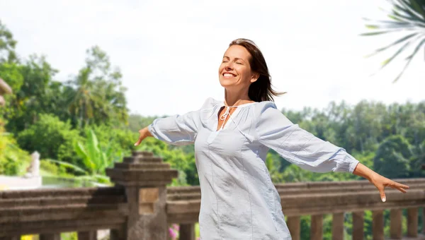 Travel Tourism Vacation Concept Happy Smiling Woman Terrace Thailand Background —  Fotos de Stock