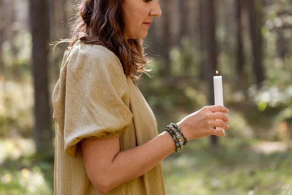 Occulte Wetenschap Bovennatuurlijk Concept Vrouw Heks Met Kaars Die Magische — Stockfoto