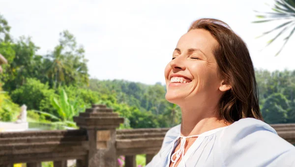 Travel Tourism Vacation Concept Happy Smiling Woman Enjoying Sun Terrace —  Fotos de Stock