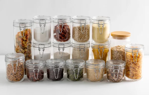 Concepto Almacenamiento Alimentos Culinaria Almacenamiento Frascos Con Diferentes Cereales Comestibles — Foto de Stock