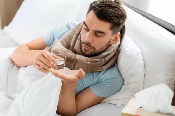 Concept Des Personnes Des Problèmes Santé Malheureux Homme Malade Avec — Photo