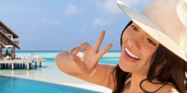 Viaje Turismo Concepto Vacaciones Verano Mujer Sonriente Feliz Sombrero Paja — Foto de Stock