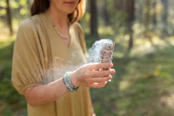 Occulte Wetenschap Bovennatuurlijk Concept Close Van Vrouw Heks Met Rokende — Stockfoto