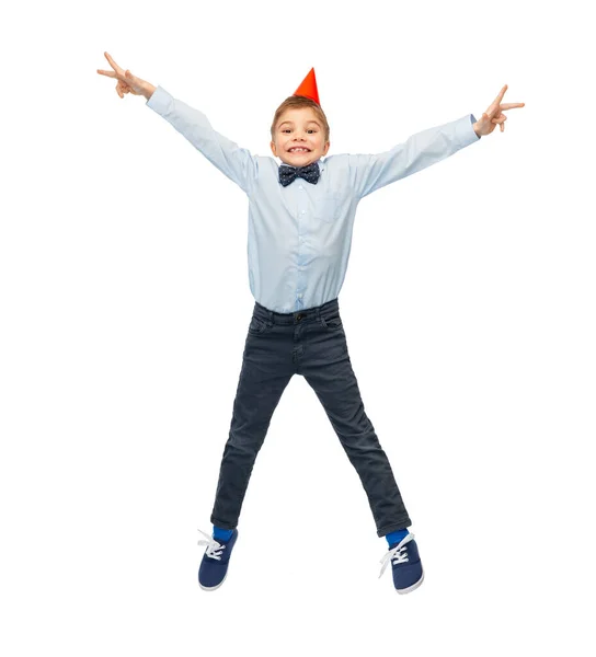 Conceito Aniversário Infância Pessoas Retrato Menino Sorridente Vestido Chapéu Festa — Fotografia de Stock