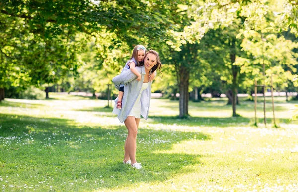 Family Motherhood People Concept Happy Mother Little Daughter Having Fun — Stok Foto