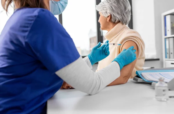 Medicina Salud Concepto Vacunación Primer Plano Del Médico Enfermero Con — Foto de Stock