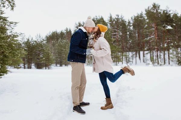 People Love Leisure Concept Happy Woman Kissing Man Forehead Winter — Photo