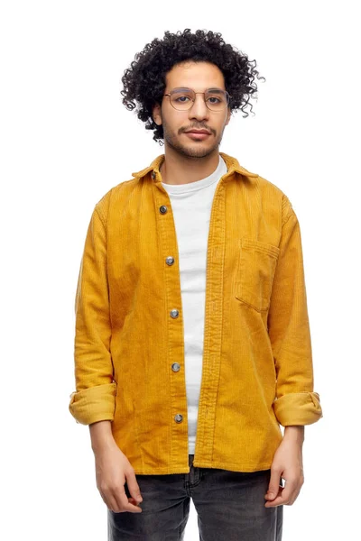Люди Концепция Моды Человек Очках Желтой Куртке Белом Фоне — стоковое фото