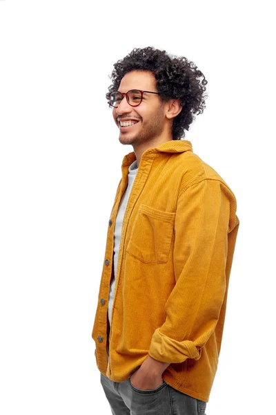 Nsanlar Moda Konsepti Gözlüklü Mutlu Adam Beyaz Arka Planda Sarı — Stok fotoğraf