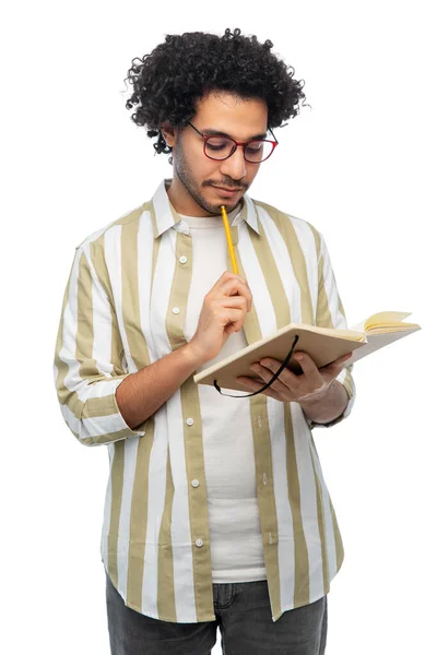 Concepto Libertad Movimiento Felicidad Joven Pensante Gafas Con Diario Escritura —  Fotos de Stock