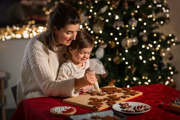 Family Cooking Winter Holidays Concept Happy Mother Baby Daughter Decorating — Stockfoto