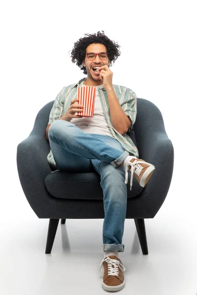 People Furniture Concept Happy Smiling Young Man Glasses Popcorn Sitting — Foto Stock