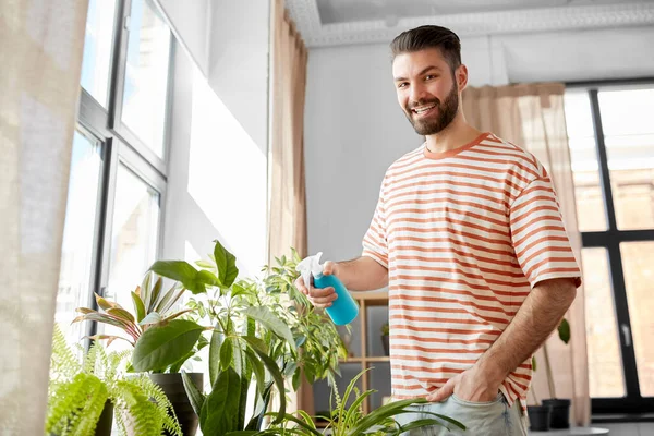People Nature Plants Care Concept Man Spraying Houseplant Water Sprayer — Photo