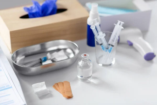 Medicine Healthcare Concept Close Syringes Drug Jar Other Stuff Table — 스톡 사진