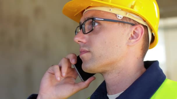 Architecture Construction Business Building Concept Male Builder Helmet Calling Smartphone — Vídeos de Stock