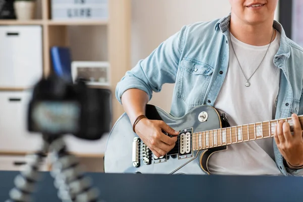 Music Blogging People Concept Close Male Guitarist Musician Camera Playing — ストック写真