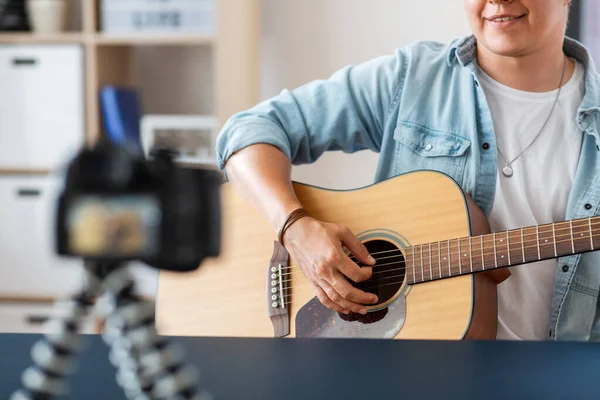 Music Blogging People Concept Close Male Guitarist Musician Camera Playing — Stock Photo, Image