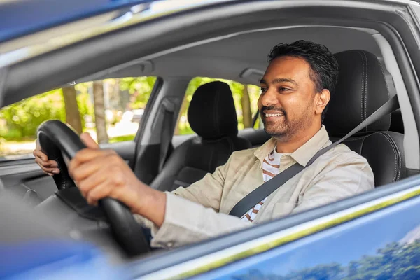 Trasporto Veicolo Persone Concetto Felice Sorridente Indiano Uomo Conducente Guida — Foto Stock