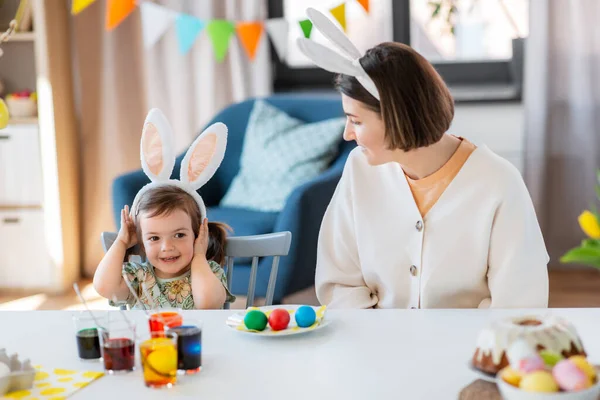 Urlaub Familie Und Menschen Konzept Glückliche Mutter Und Kleine Tochter — Stockfoto