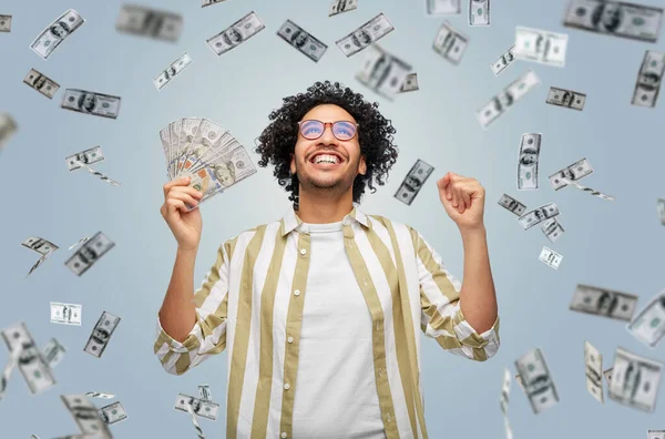 Finanz Währungs Und Personenkonzept Glücklicher Mann Mit Hunderten Von Dollarnoten — Stockfoto