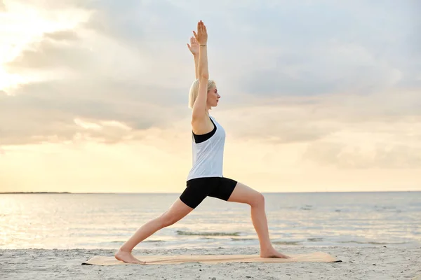 Fitness Sport Healthy Lifestyle Concept Happy Woman Doing Yoga Warrior — Foto Stock