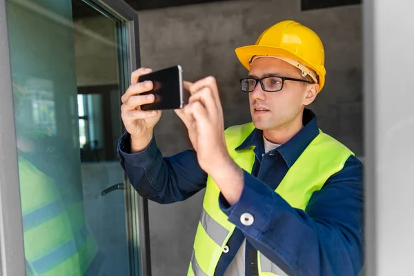 Construction Business Building Concept Male Builder Helmet Safety West Smartphone — Fotografia de Stock