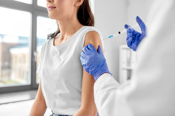 Health Medicine Pandemic Concept Female Doctor Nurse Wearing Protective Medical — Stock Photo, Image