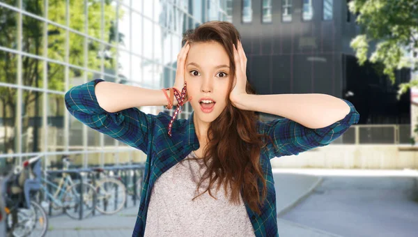 Emotions Education Concept Stressed Teenage Girl Holding Her Head City — Foto de Stock