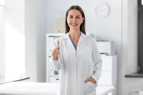 Medicine Healthcare Profession Concept Smiling Female Doctor Showing Thumbs Hospital — Zdjęcie stockowe