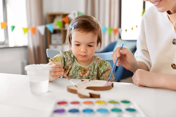 Vacaciones Familia Concepto Personas Madre Feliz Hija Pequeña Para Colorear —  Fotos de Stock