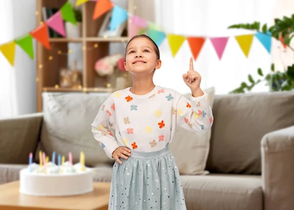Birthday Party Childhood Celebration Concept Portrait Smiling Little Girl Pointing — Stockfoto