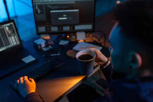 Cybercrime Hacking Technology Concept Close Male Hacker Dark Room Drinking — Stockfoto
