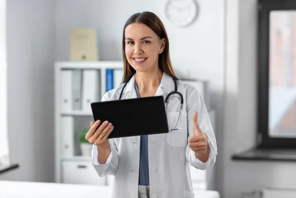 Medicine Healthcare Profession Concept Smiling Female Doctor Stethoscope Tablet Computer — Foto Stock