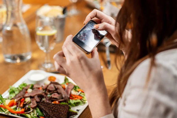 Technology People Concept Close Woman Smartphone Photographing Food Restaurant — 图库照片