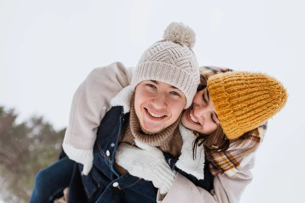 People Season Love Leisure Concept Happy Couple Having Fun Winter — Foto de Stock