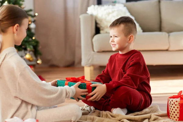 Christmas Winter Holidays Childhood Concept Happy Girl Boy Pajamas Holding — Stockfoto