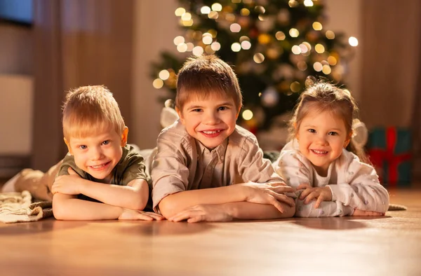 Christmas Winter Holidays Childhood Concept Happy Little Girl Boys Lying — Zdjęcie stockowe