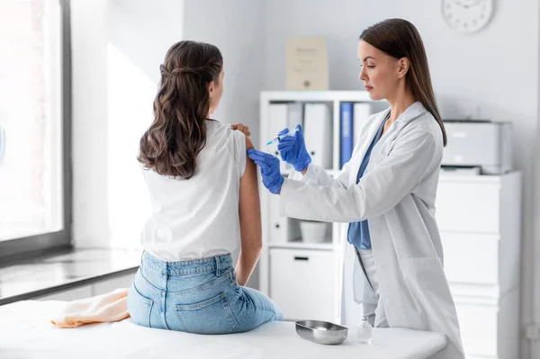 Conceito Saúde Medicina Pandemia Médica Enfermeira Que Usa Luvas Médicas — Fotografia de Stock